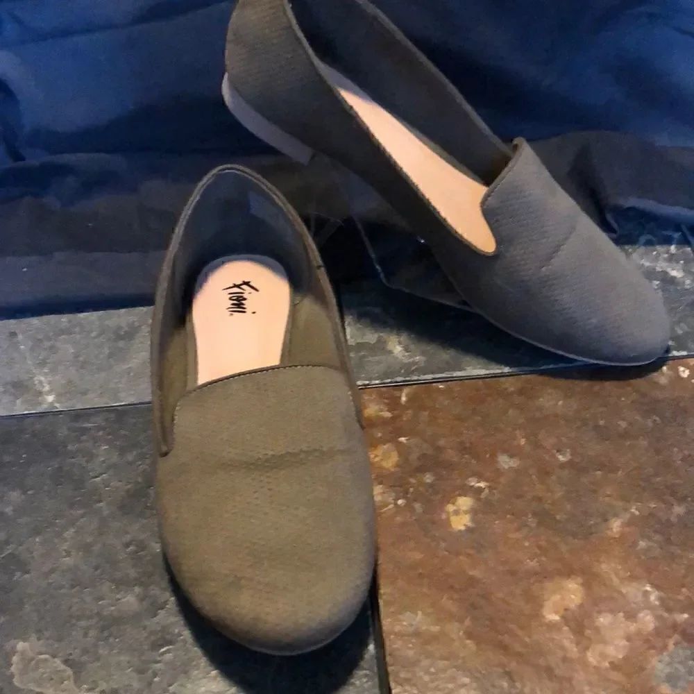 Fioni Desi Olive Green Slip On Flats Loafers 8.5